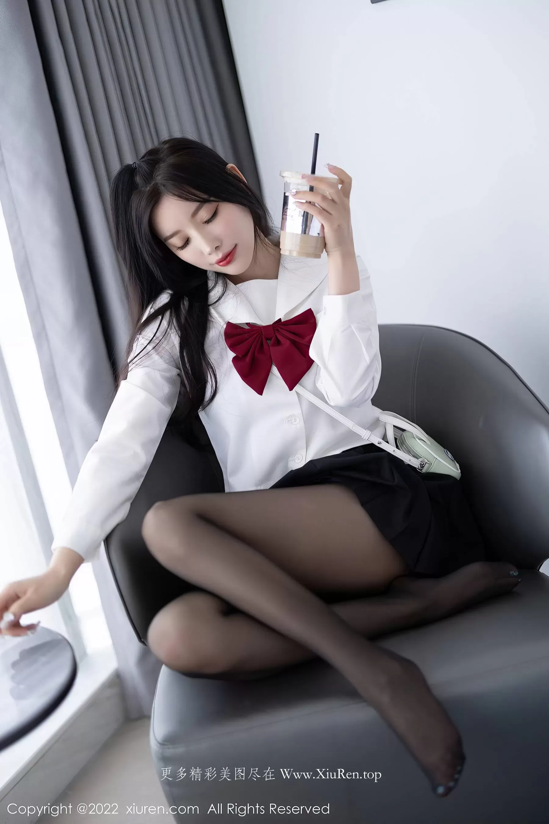 秀人网 No.5823 杨晨晨Yome 黑丝美臀