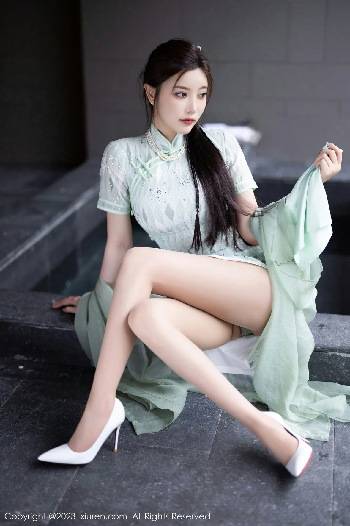 XiuRen 秀人 No.6983 杨晨晨Yome 淡绿色旗袍性感写真 [85P]插图18
