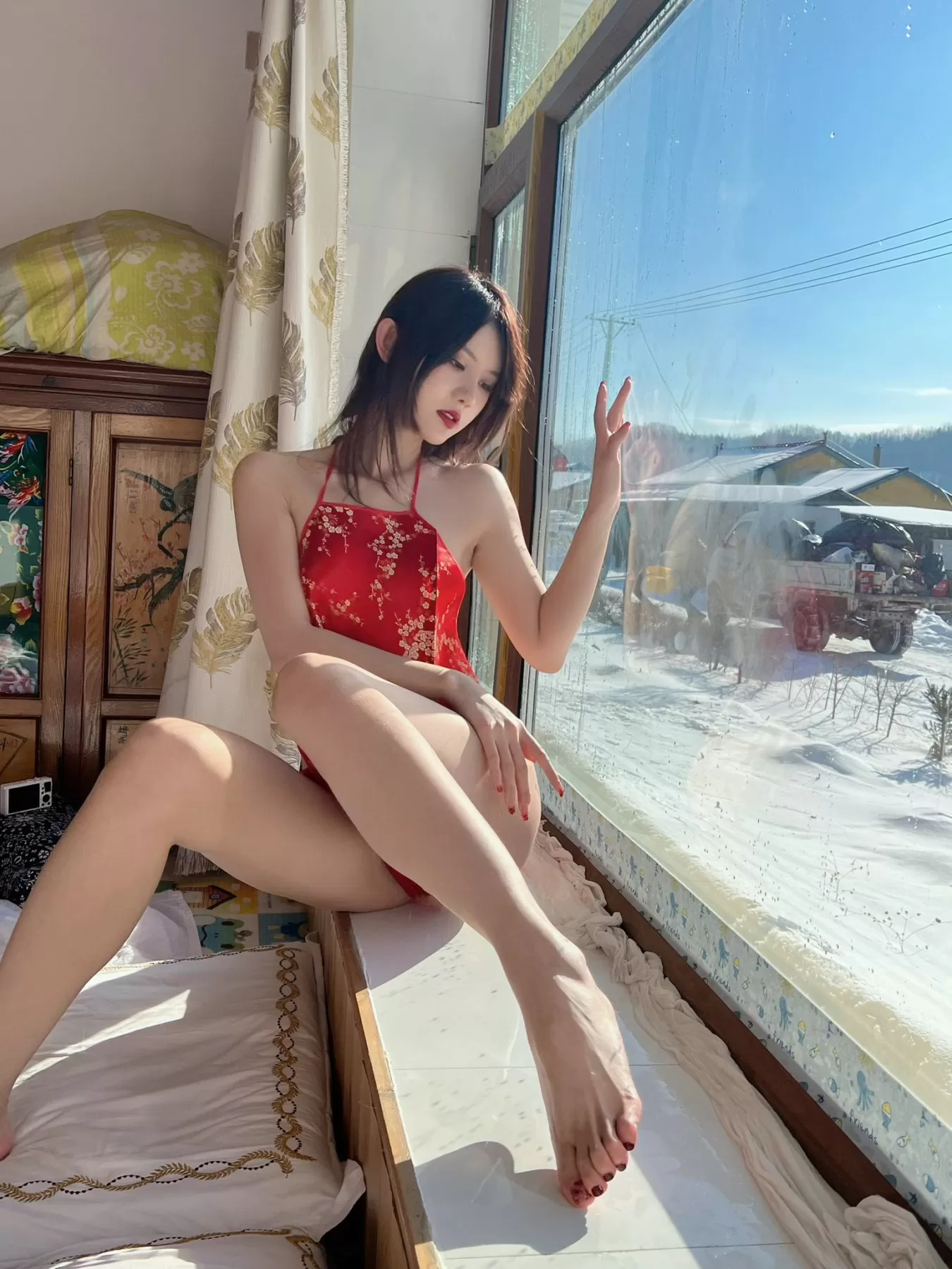 就是阿朱啊 – 微密圈 红肚兜+下班地铁+乘务员+缆车 [58P]插图38
