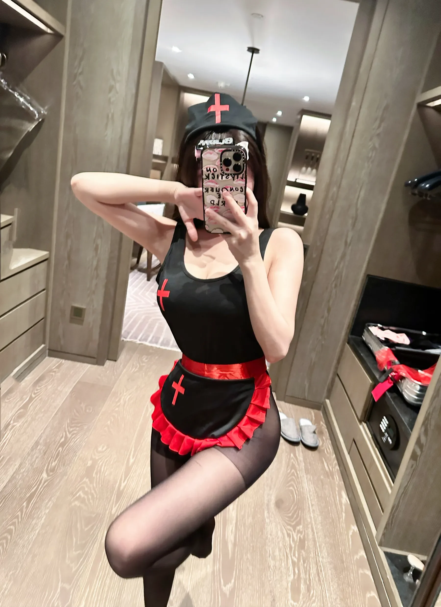 奔跑的晶螺儿 – 黑红情趣 [67P]|图集秀