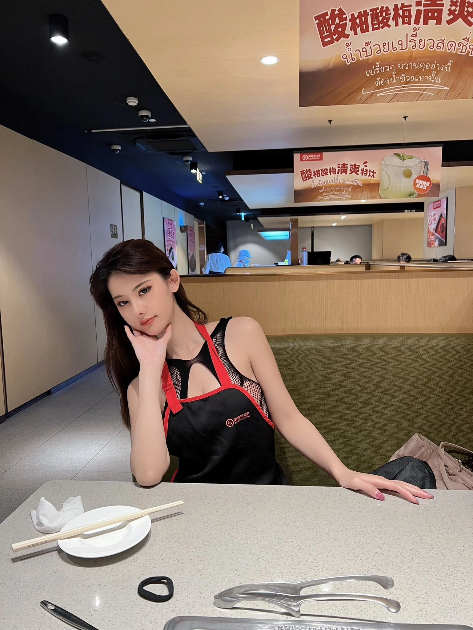 美女模特Azhua19970(阿朱啊) – 海底捞插图
